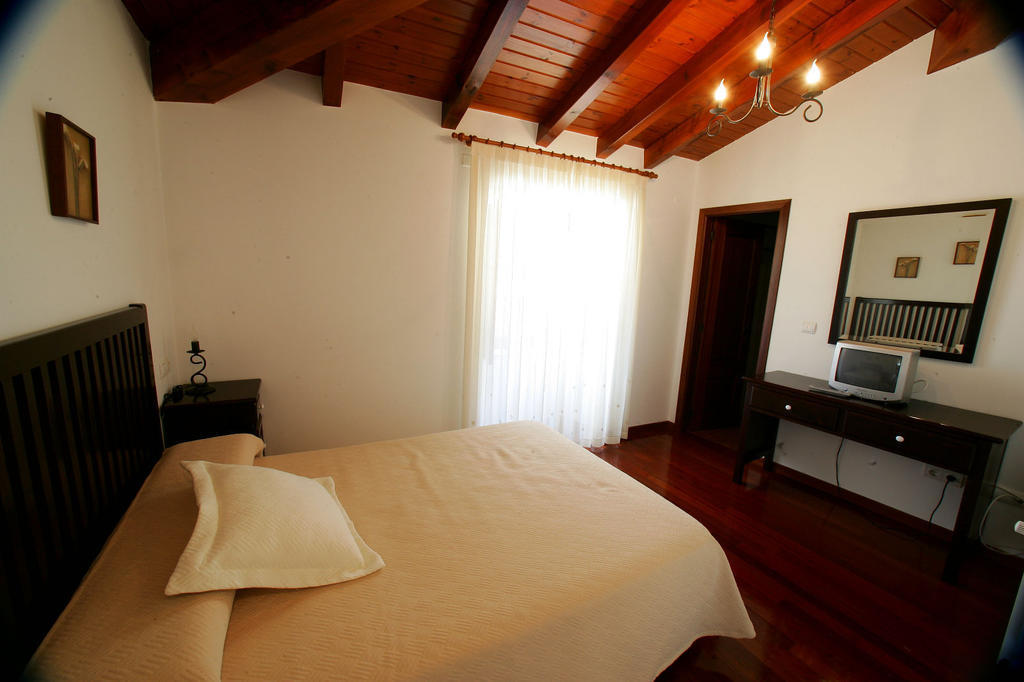 Casa Da Botica A Estrada Hostel Os Casares Екстериор снимка