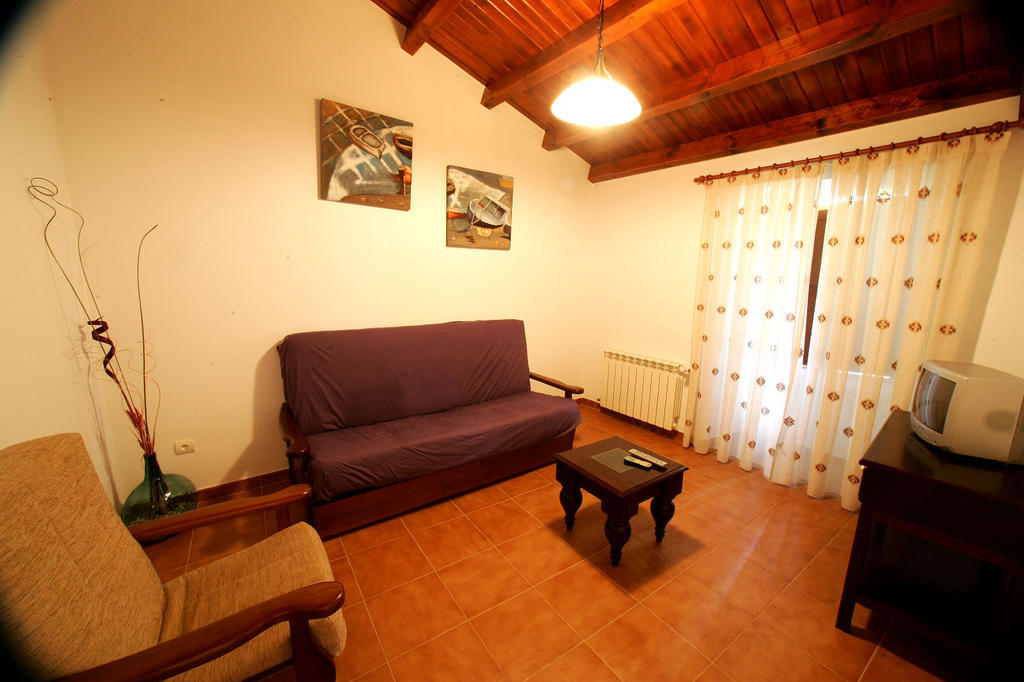 Casa Da Botica A Estrada Hostel Os Casares Екстериор снимка