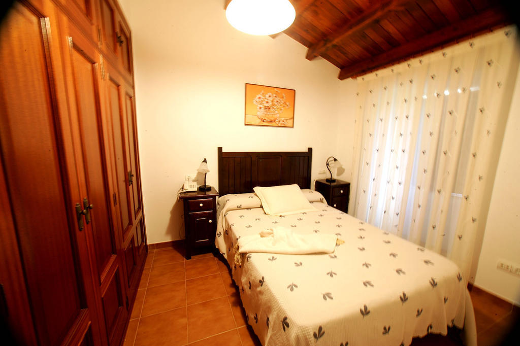 Casa Da Botica A Estrada Hostel Os Casares Стая снимка