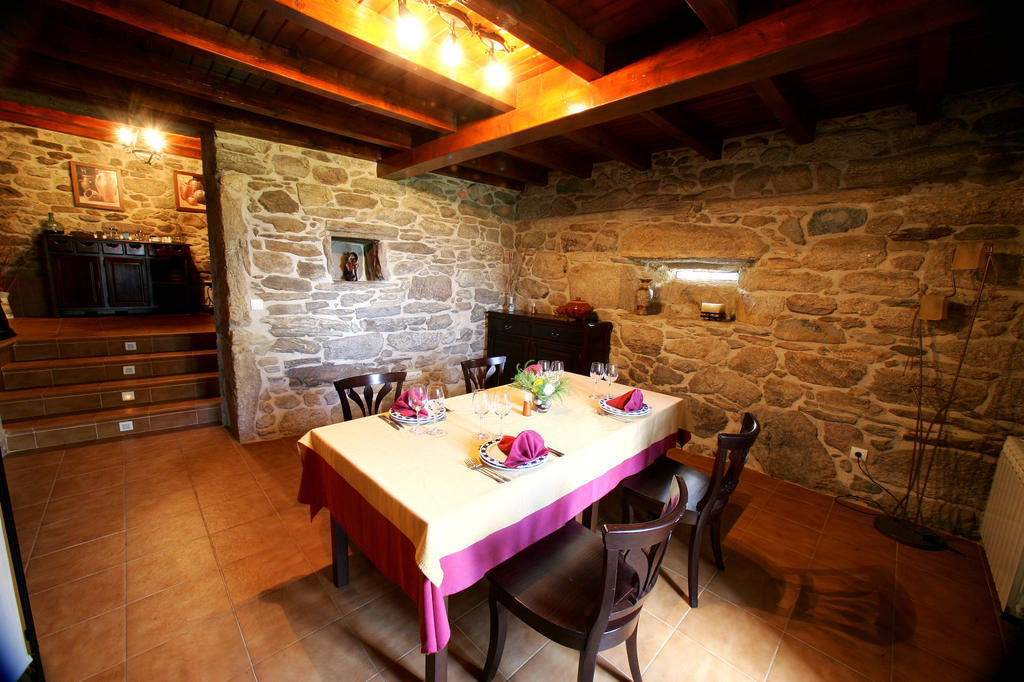 Casa Da Botica A Estrada Hostel Os Casares Екстериор снимка
